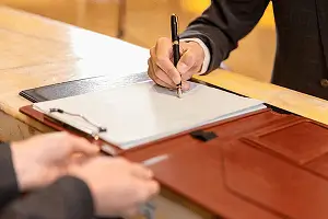 找一本女主穿越到斗罗大陆成为宁风致的亲身女,因为生时不详,被...